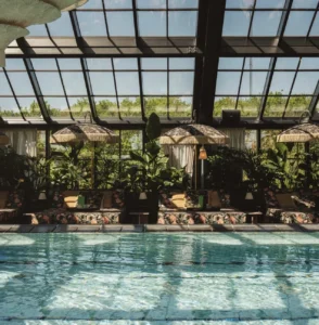 Pool Lounge